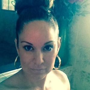 Meet your Posher, Yvonne